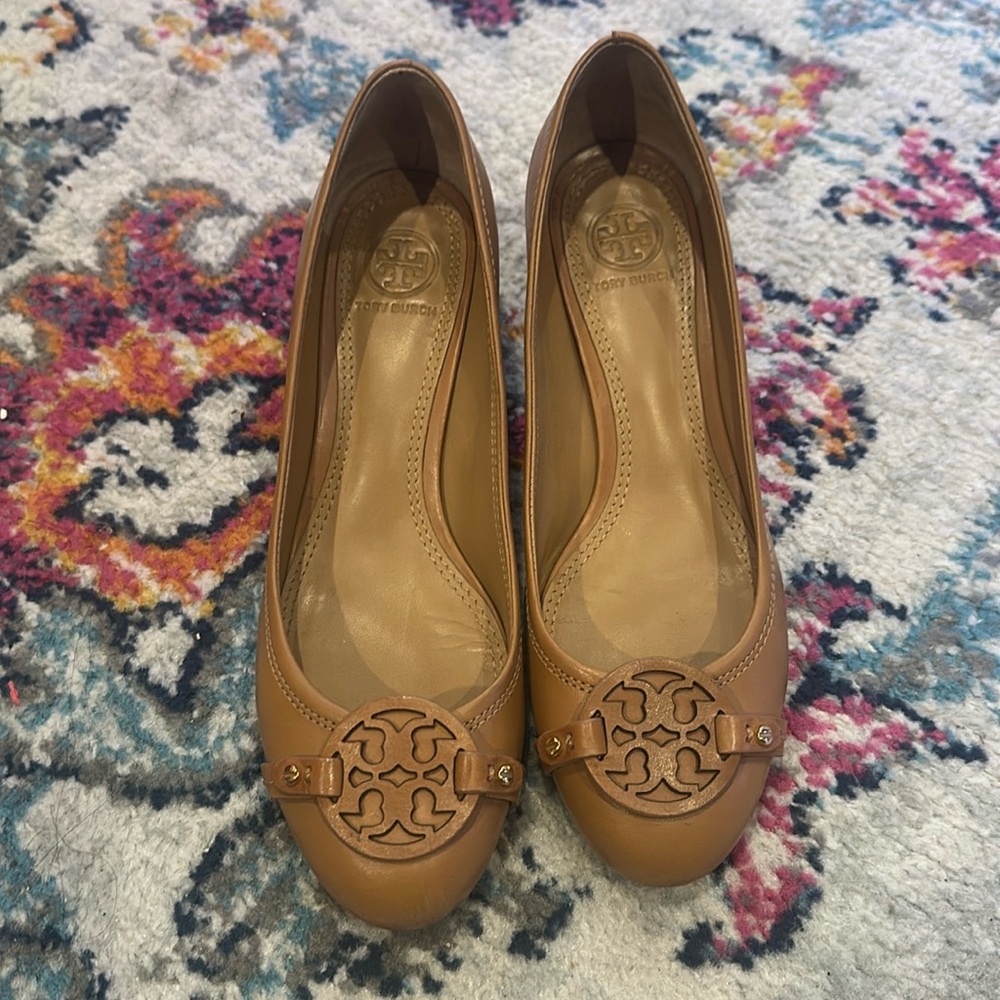 Tory Burch Mini Miller Block Heel tan size 8